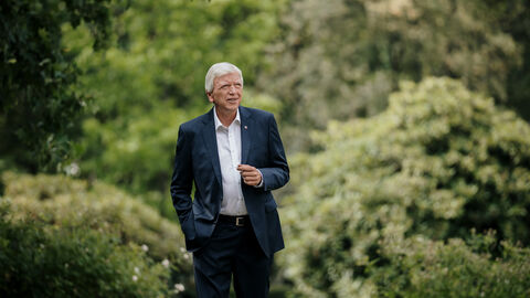 Volker Bouffier im Grünen