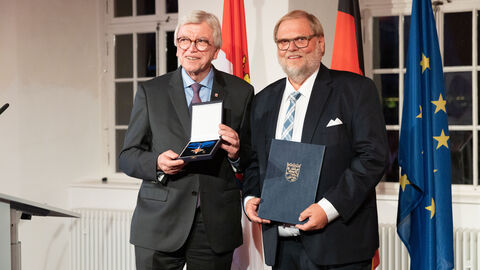 Auszeichnungen zu "75 Jahre Hessen"