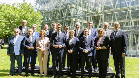 Gruppenfoto der Ministerinnen und Minister