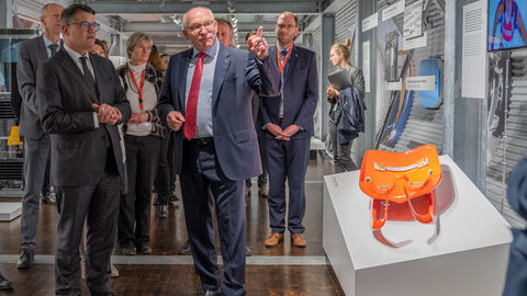 Ministerpräsident Boris Rhein besucht das Familienunternehmen Viessmann in Allendorf (Eder)