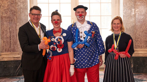Ministerpräsident Boris Rhein und seine Frau Tanja Raab-Rhein empfangen im Schloss Biebrich in Wiesbaden hessische Fastnachtsvereine 