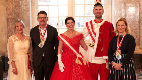Ministerpräsident Boris Rhein und seine Frau Tanja Raab-Rhein empfangen im Schloss Biebrich in Wiesbaden hessische Fastnachtsvereine